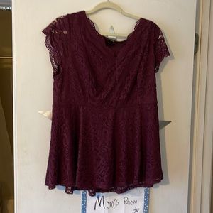 Size 0 Torrid Lace blouse